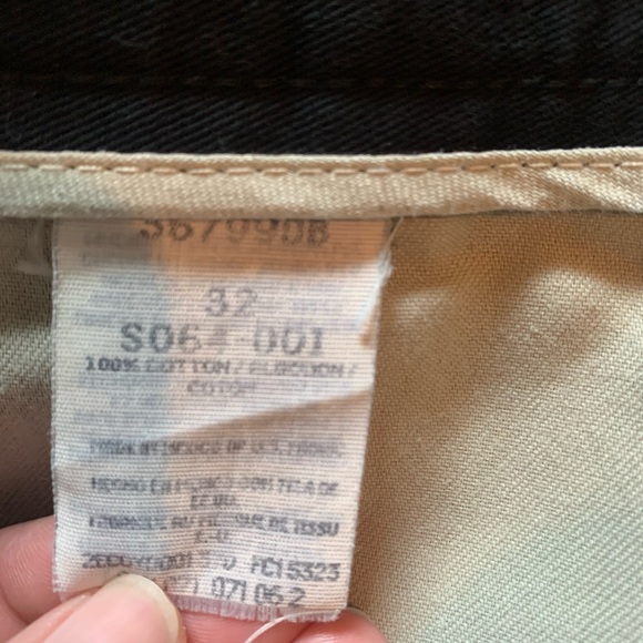 Wrangler Mens black shorts. Size 32. - Picture 4 of 7